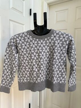 Abercrombie Kids Girl’s Grey Floral Pattern Knit Sweater in Size 11/12
